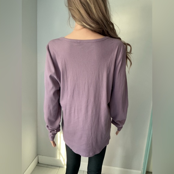 GAP Lavender Long Sleeve Women's Tee - Picture 5 of 10